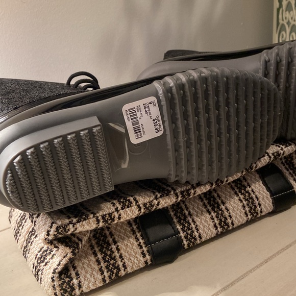 Comfort Est. 1946 Patent Boot, Black, Size 9, NIB - Picture 5 of 7